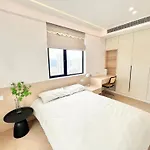 Eastern Hub - Three Bedroom Apt In Xintiandi, 50M From Metro, Many Shops And Malls Surrounded