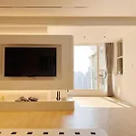 Eastern Hub - Three Bedroom Apt In Xintiandi, 50M From Metro, Many Shops And Malls Surrounded