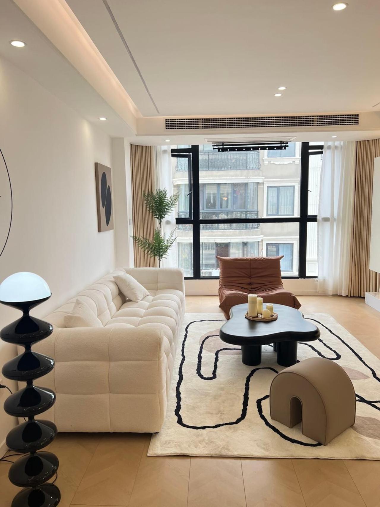 Eastern Hub - Three Bedroom In Xintiandi, 50m From Metro, Many Shops And Malls Surrounded Apartment Shanghai