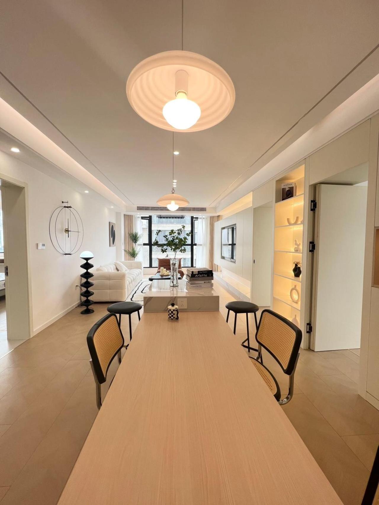 Eastern Hub - Three Bedroom In Xintiandi, 50m From Metro, Many Shops And Malls Surrounded *