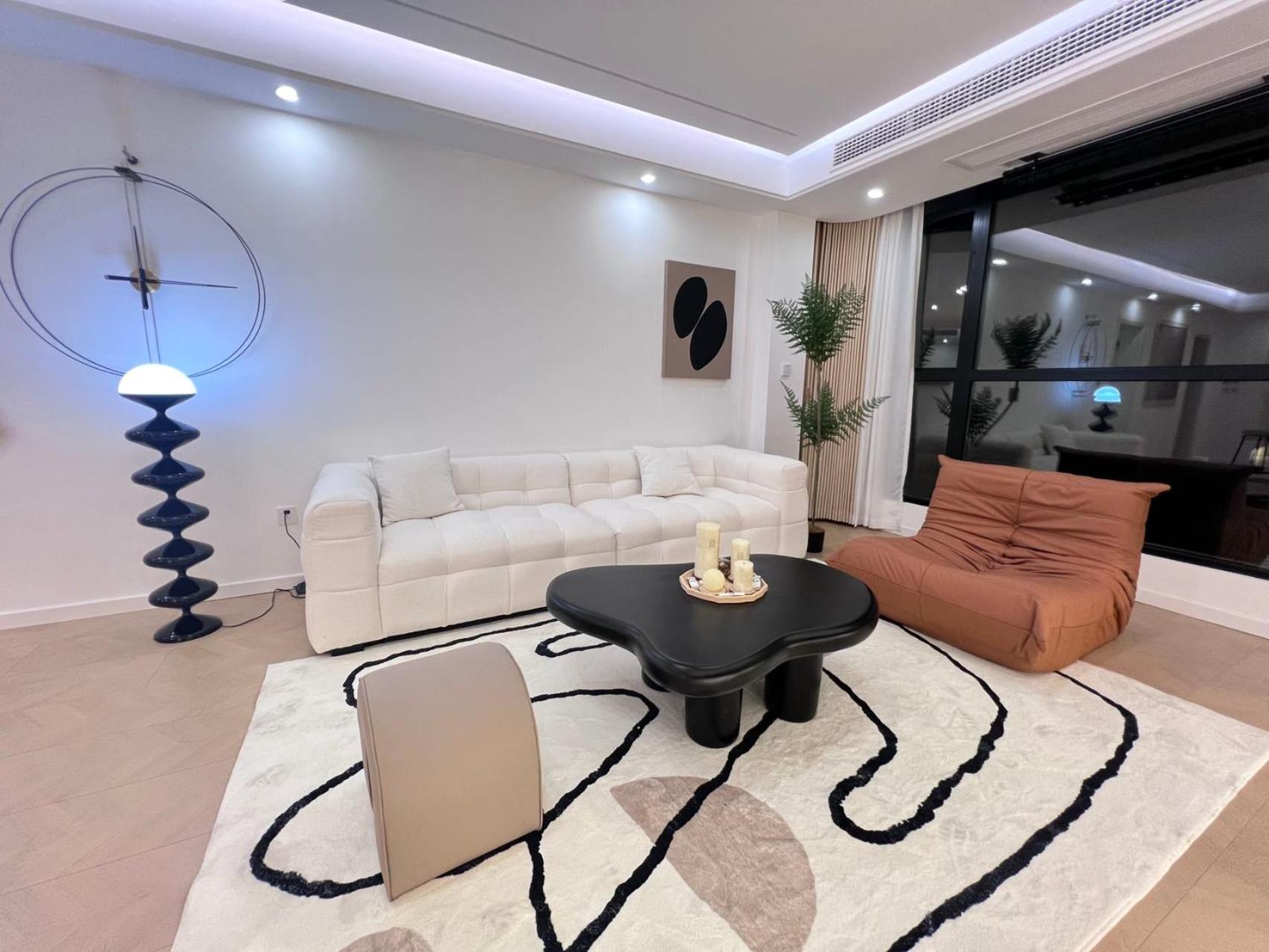 Eastern Hub - Three Bedroom In Xintiandi, 50m From Metro, Many Shops And Malls Surrounded Shanghai