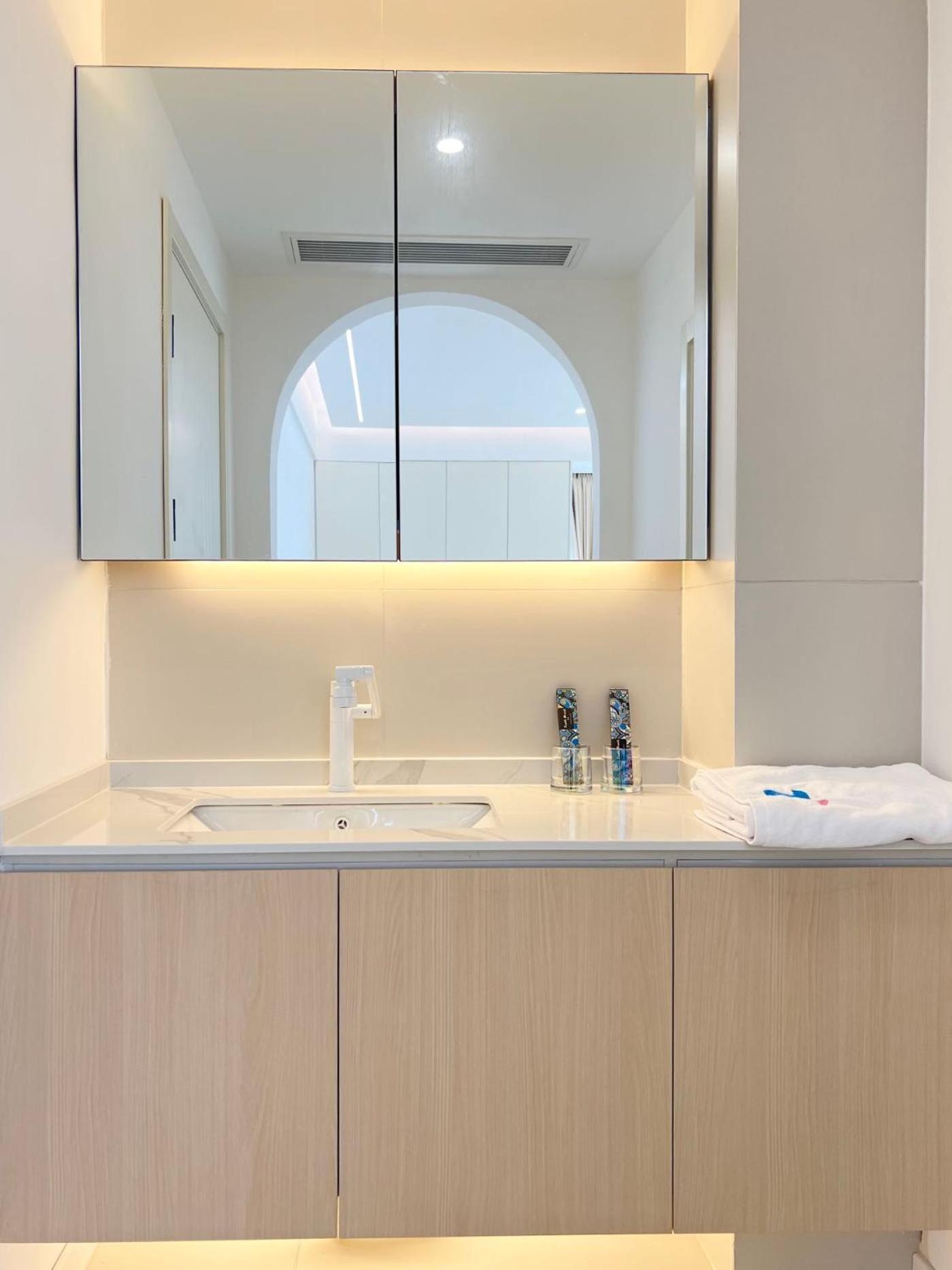 Eastern Hub - Three Bedroom In Xintiandi, 50m From Metro, Many Shops And Malls Surrounded