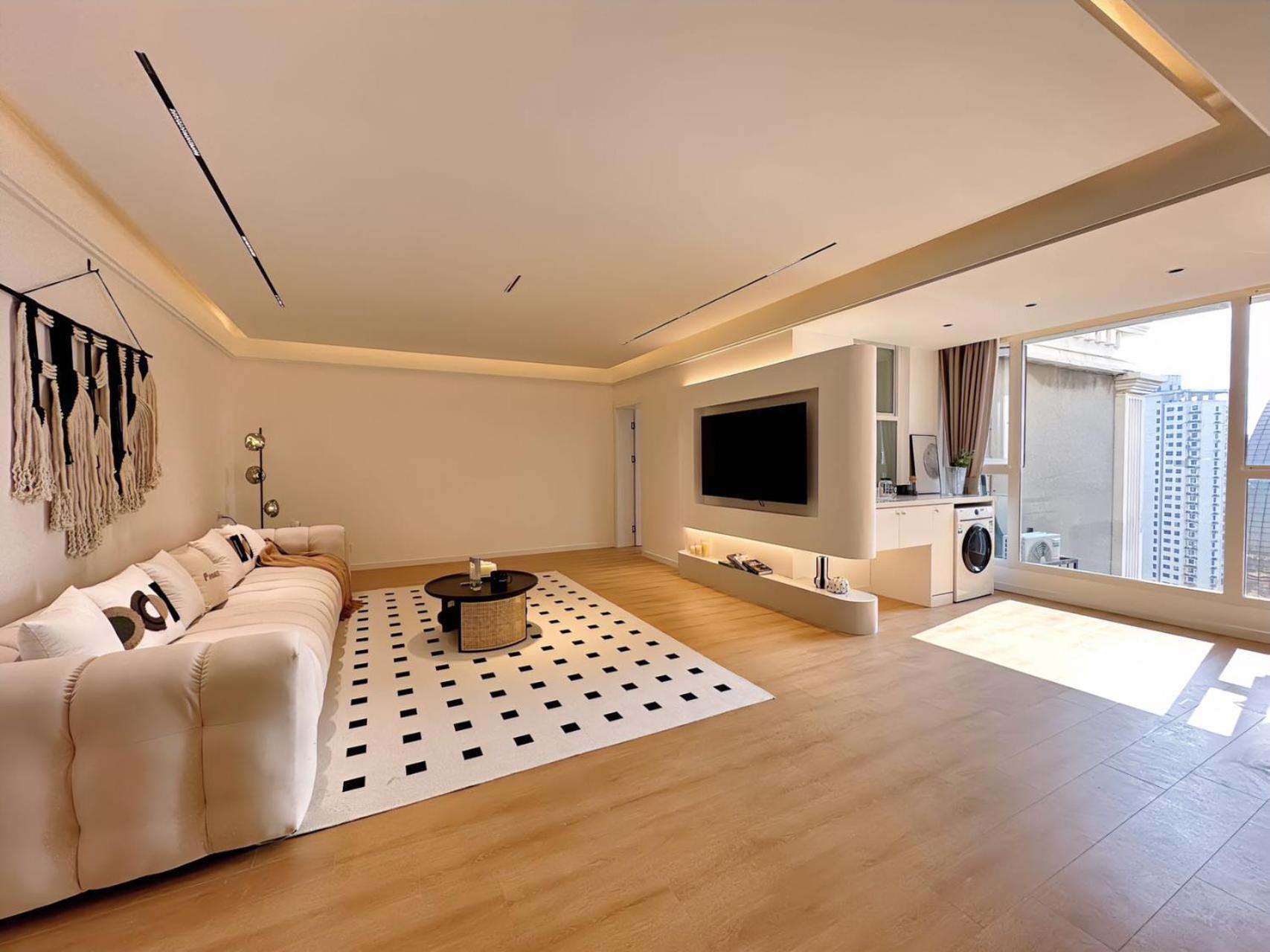 Eastern Hub - Three Bedroom In Xintiandi, 50m From Metro, Many Shops And Malls Surrounded